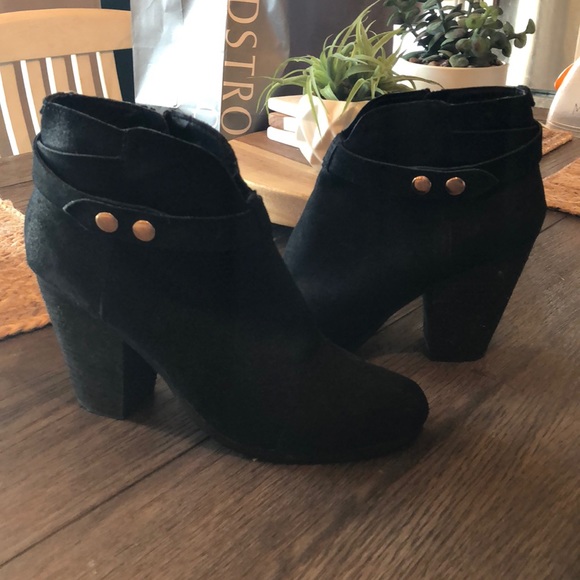 Steve Madden Booties - Picture 1 of 1